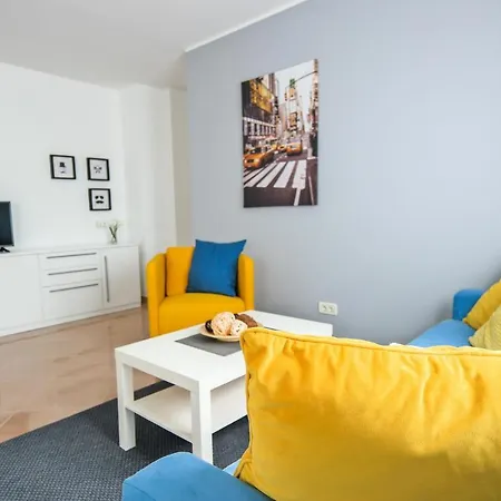 Hyde Apartment *