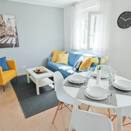 Hyde Apartment *